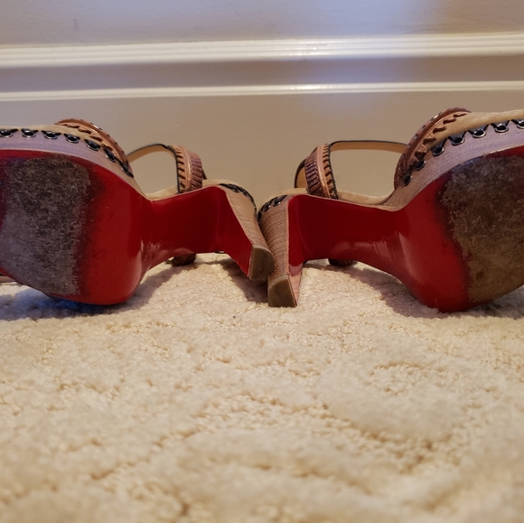 Heels - Picture 3 of 3